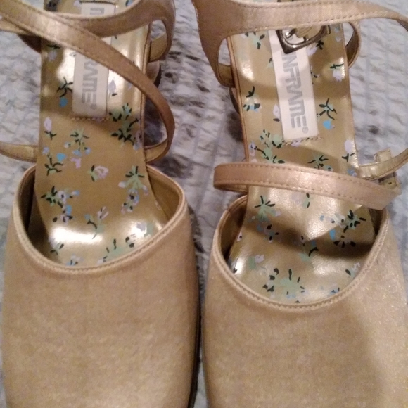 7-1) Mainframe women's sandal. NWT. - Picture 6 of 7